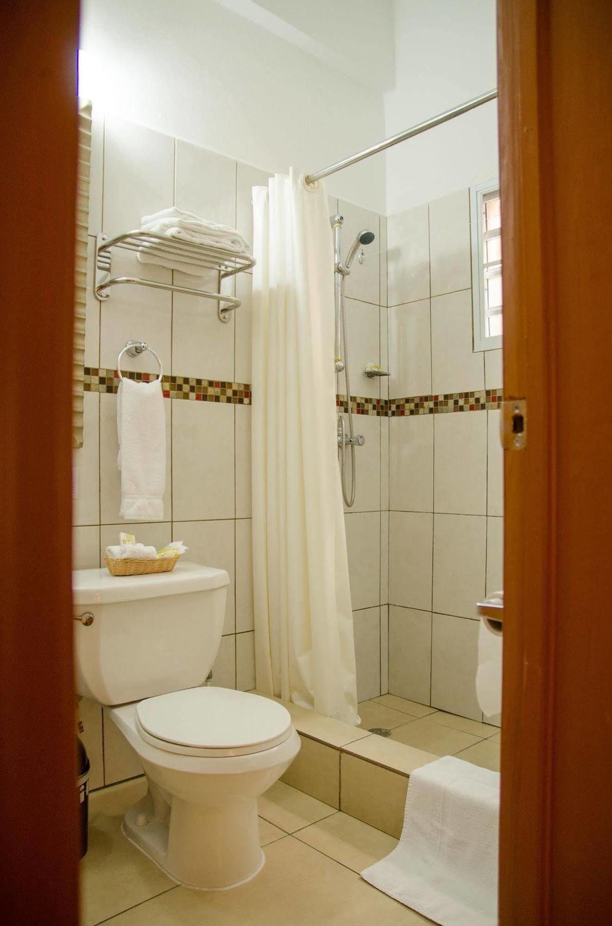 פיליפסבורג Alicia'S Inn מראה חיצוני תמונה